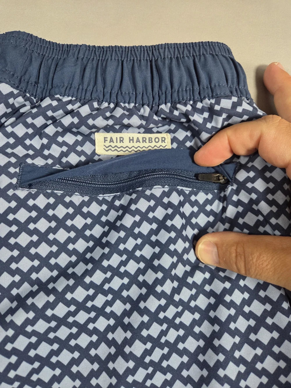 Fair Harbor Men's Navy Anchor Printed Board Shorts Size Large - Picture 10 of 10
